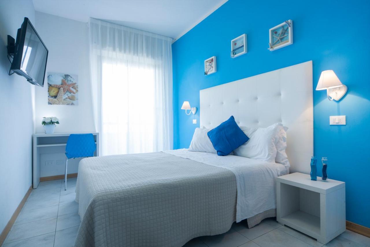 Hotel Betty Римини Экстерьер фото