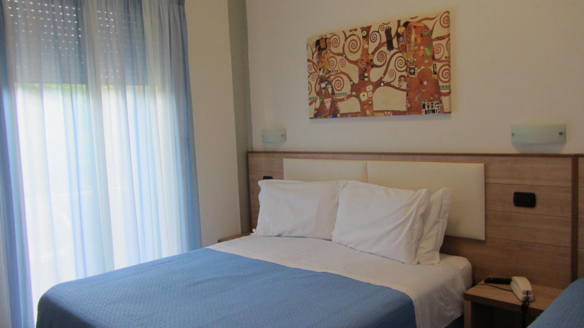 Hotel Betty Римини Экстерьер фото