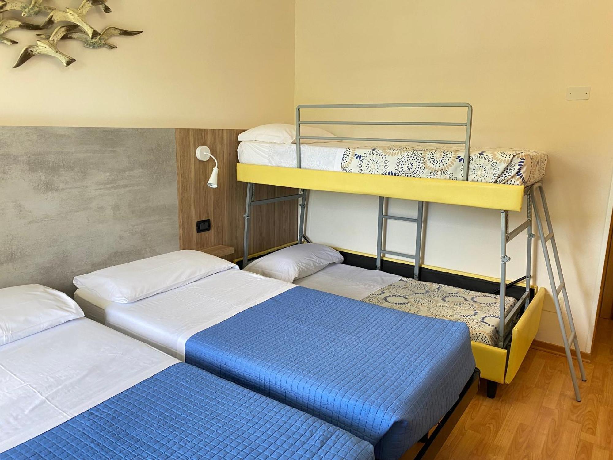 Hotel Betty Римини Экстерьер фото