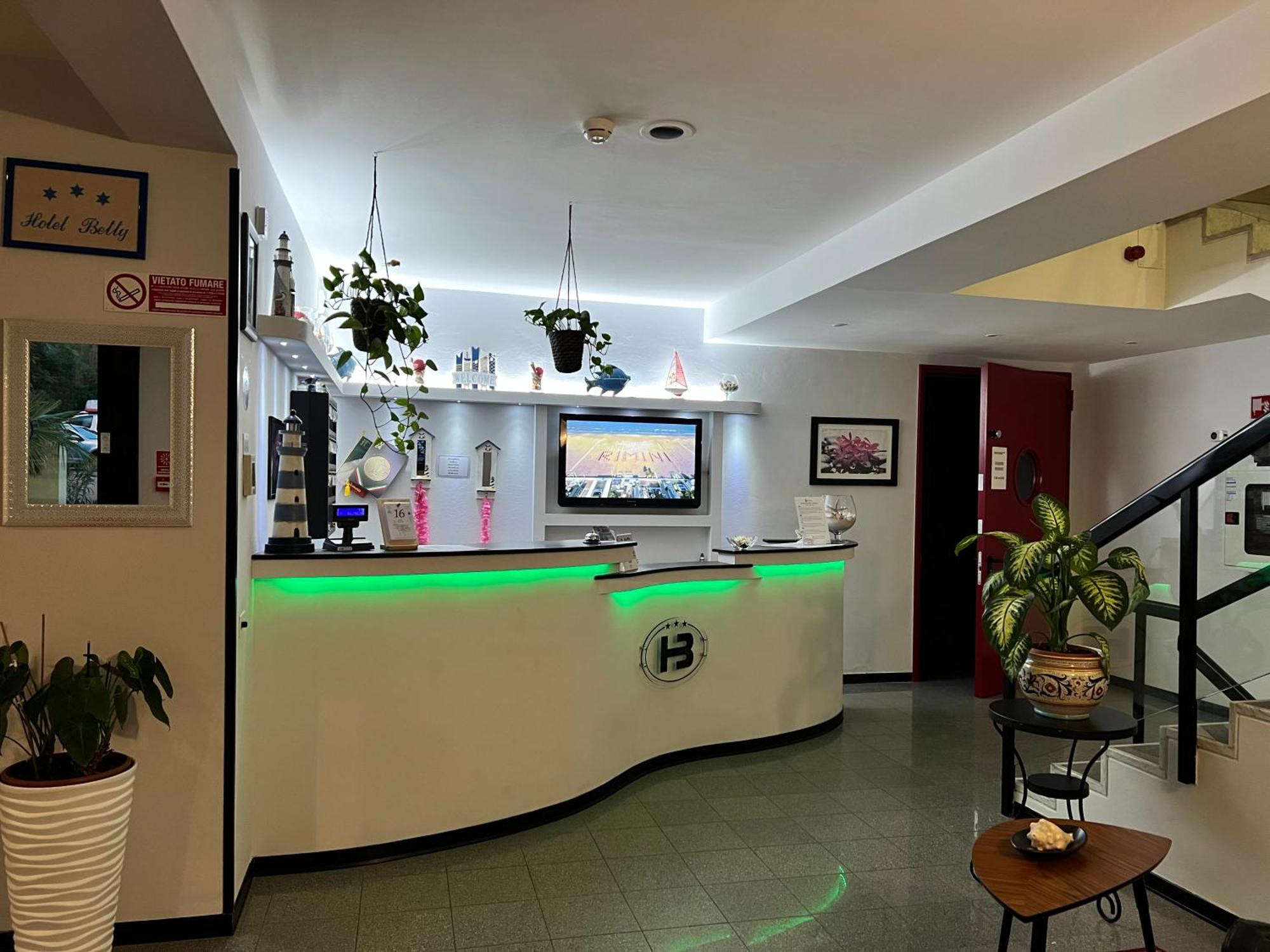 Hotel Betty Римини Экстерьер фото
