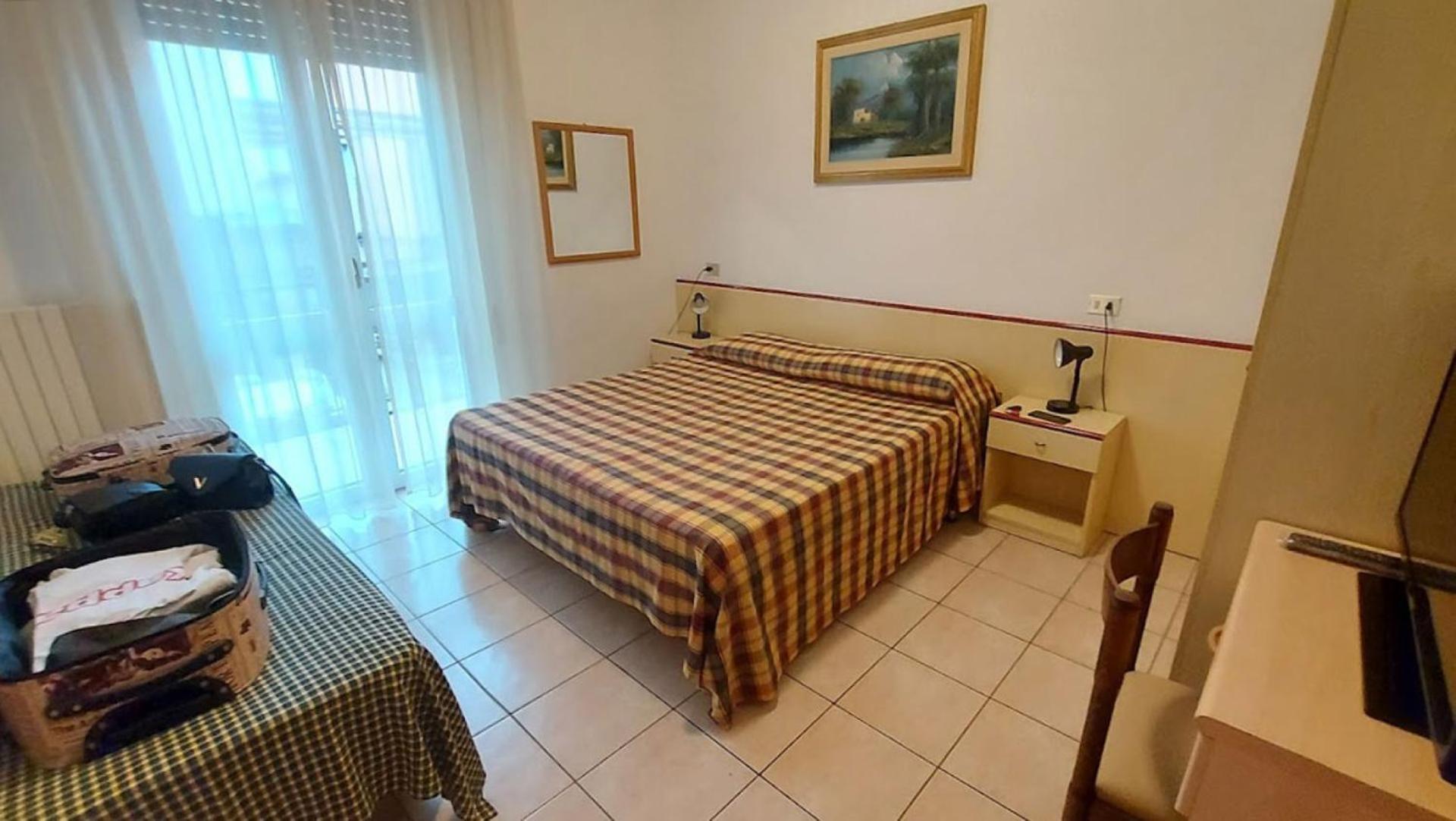 Hotel Betty Римини Экстерьер фото